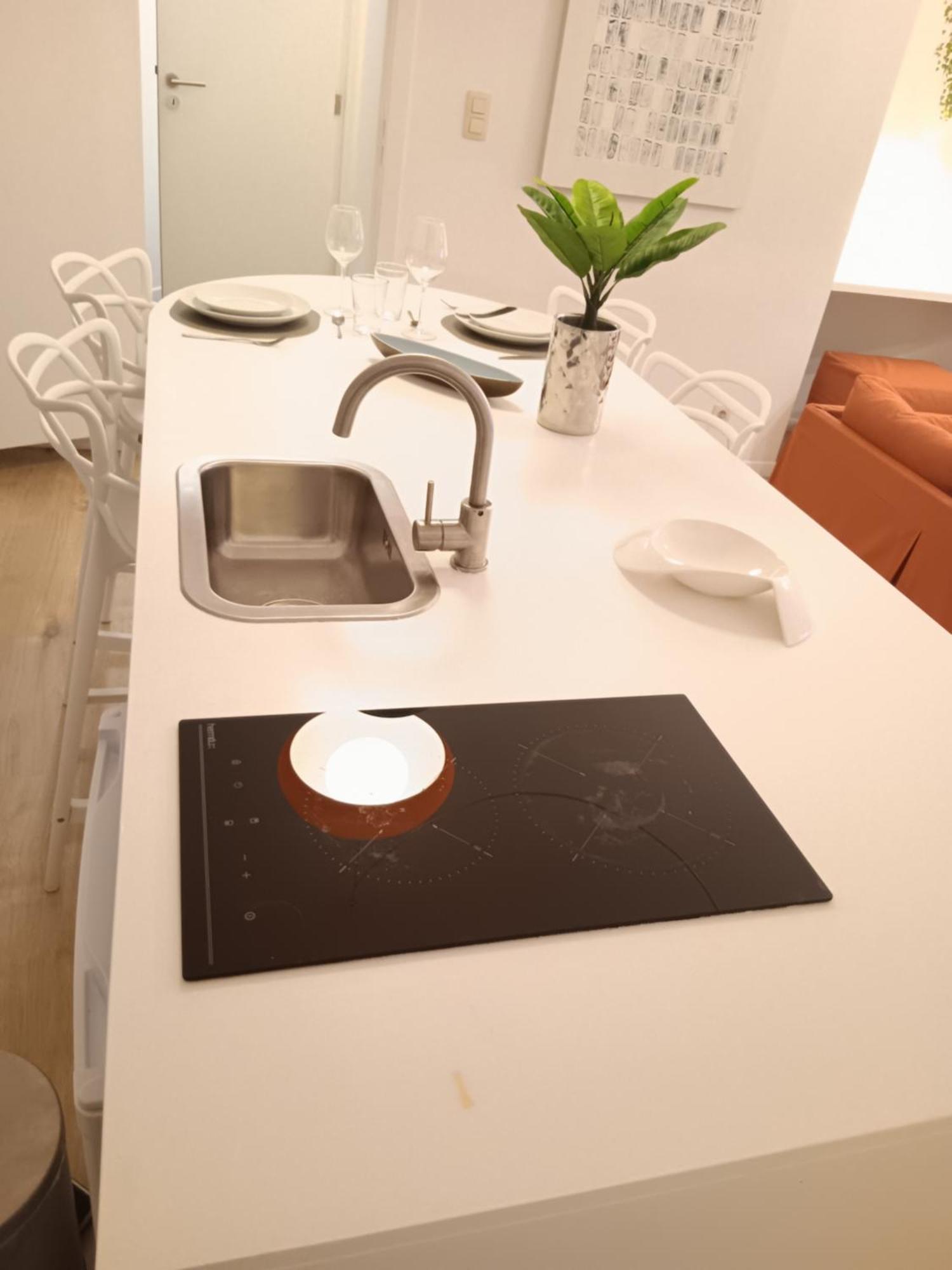 The Luxury White Suite ชาร์เลอรัว ภายนอก รูปภาพ